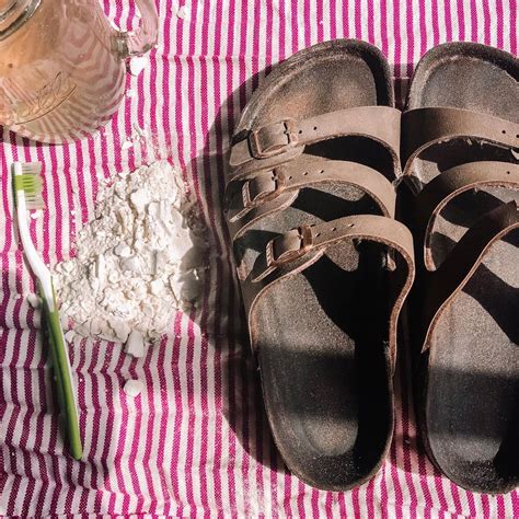 Come pulire e igienizzare i sandali Birkenstock senza .